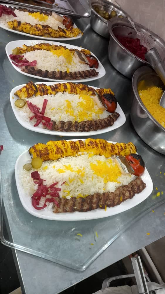 رستوران سنتی شهریار به مدیریت زهره وند در ملایر