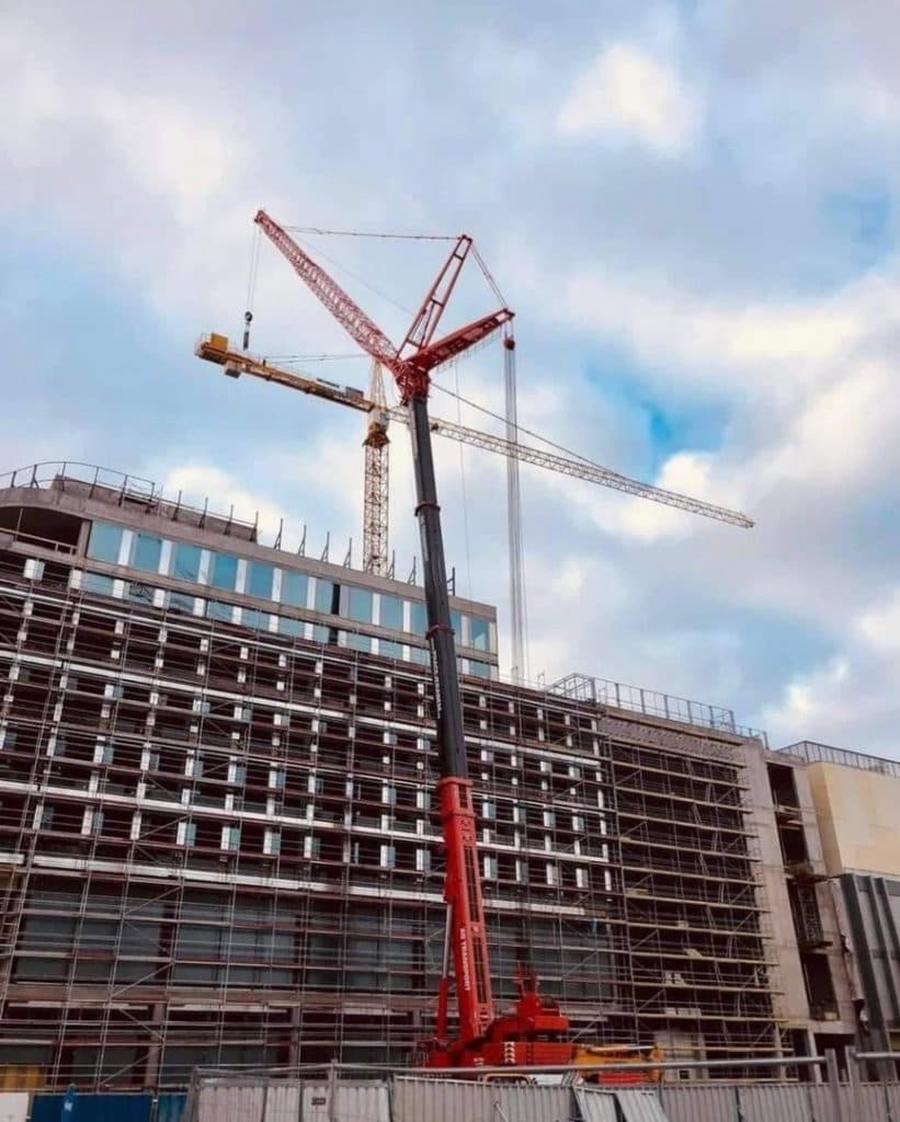 تاور کرین و آسانسور کارگاهی شجاعی در تهران