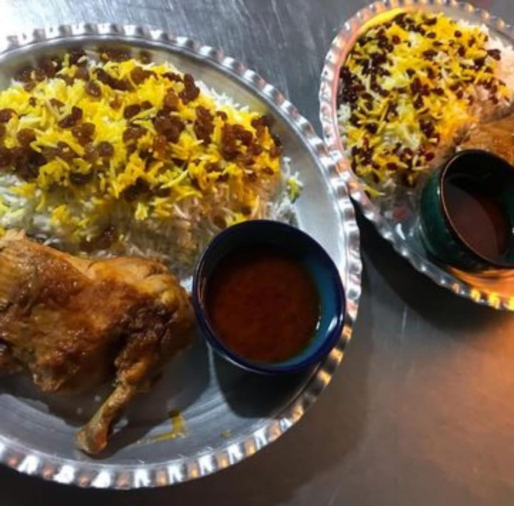 رستوران خانه باغ گل نرگس در سمنان