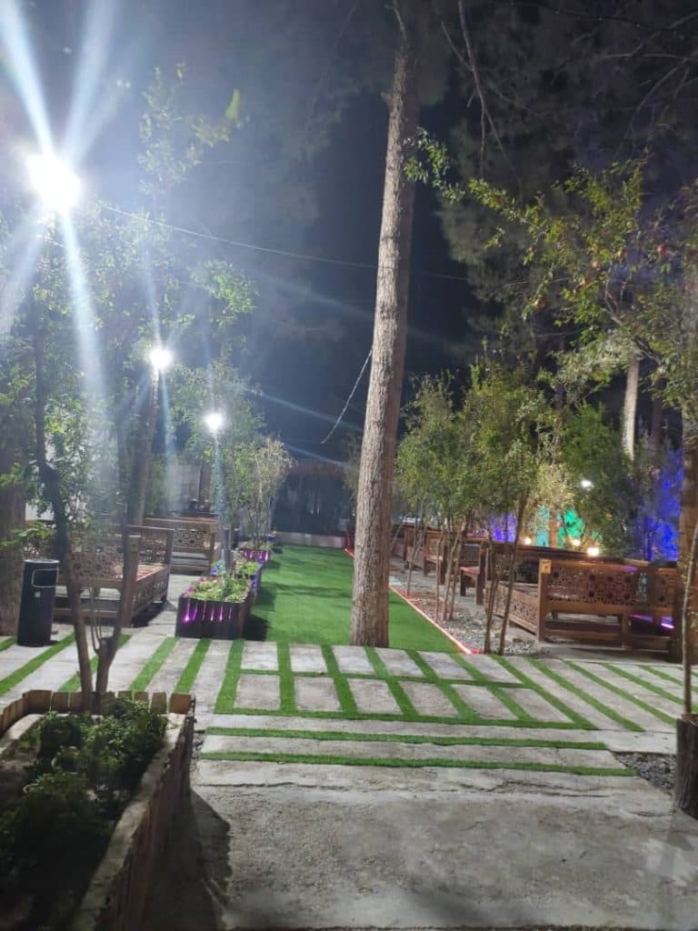 باغ رستوران آلاچیق در اصفهان