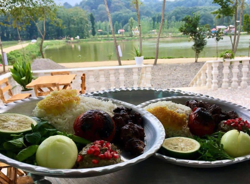 کافه رستوران اسماعیلی در لاهیجان