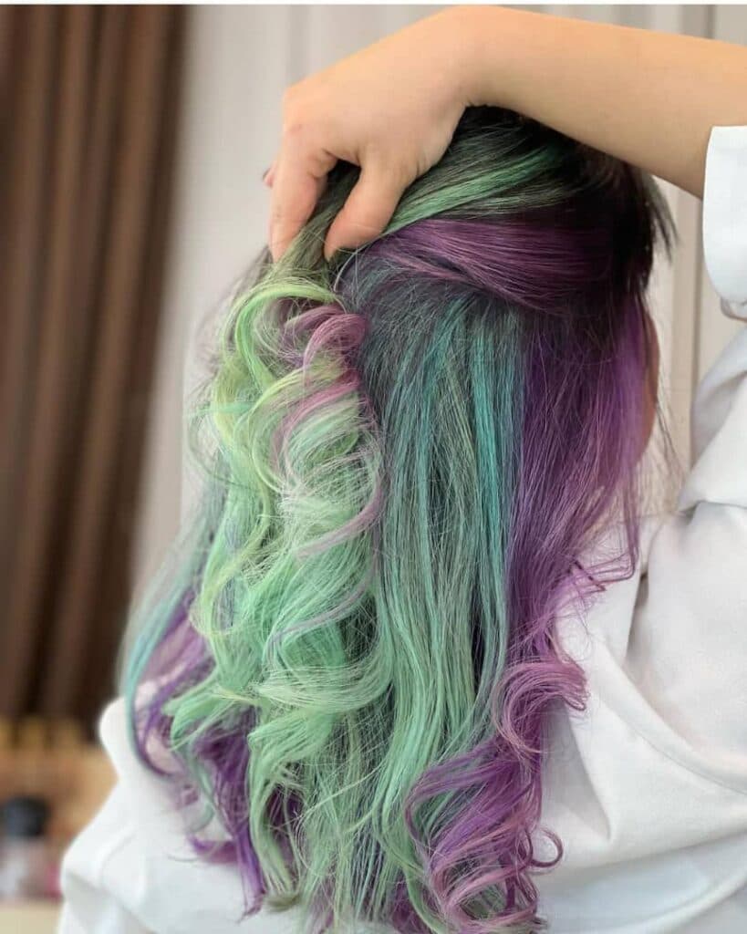 الهه ملایی مدرس و متخصص رنگ و لایت در لاهیجان