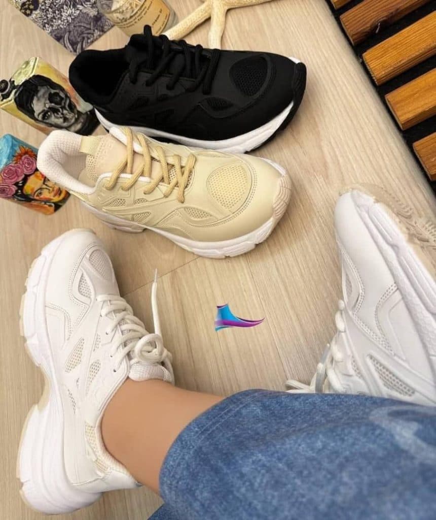 فروشگاه کیف و کفش و پوشاک زی زی در اردبیل