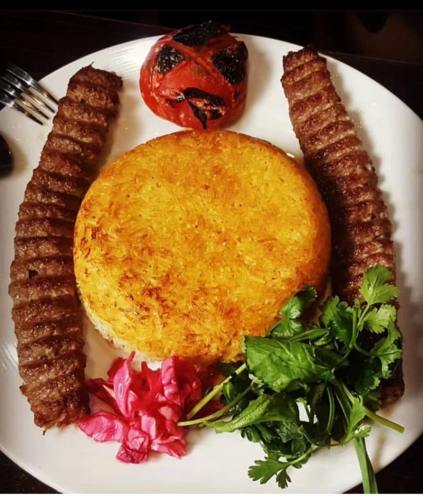 کافه رستوران کهکشان در لاهیجان