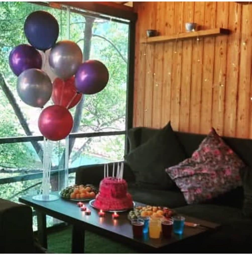 کافه رستوران کهکشان در لاهیجان