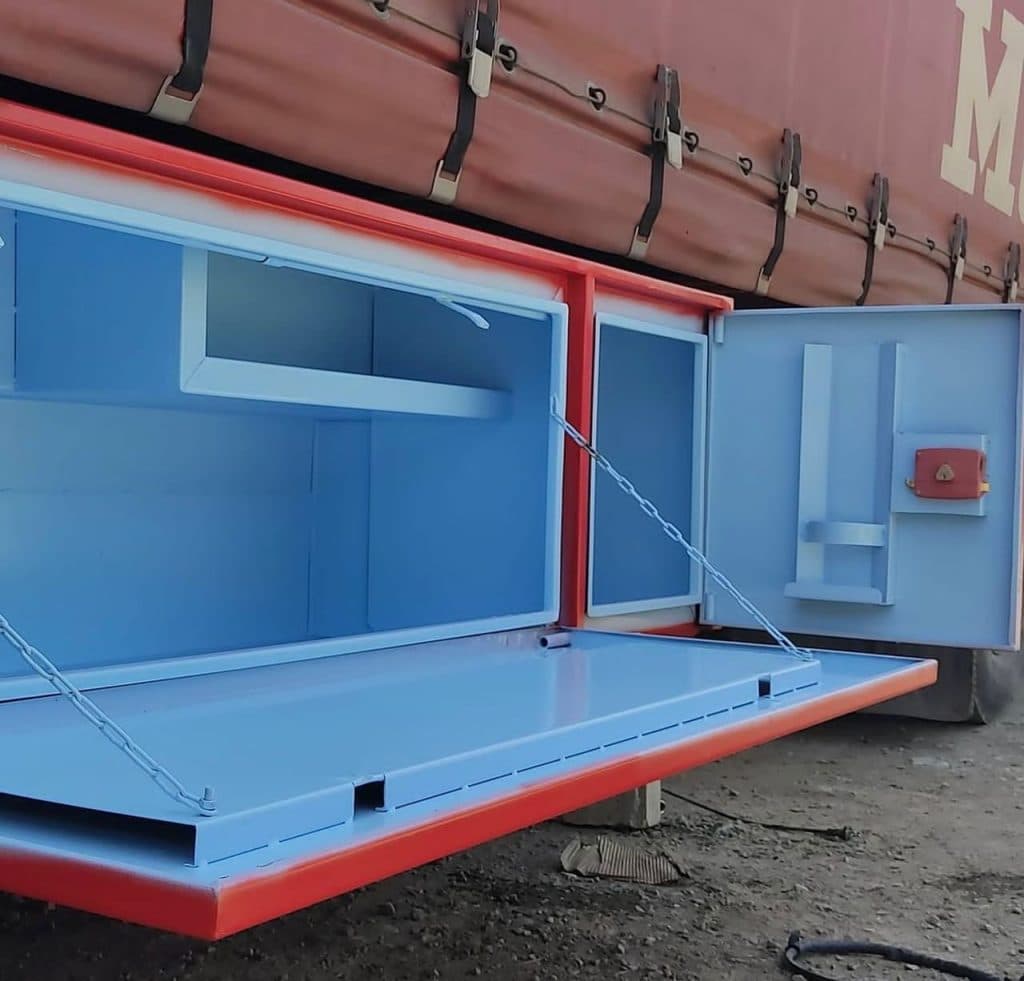 ساخت جعبه های کانتینر و درب بغل و آینه جلو رمضان در مرند