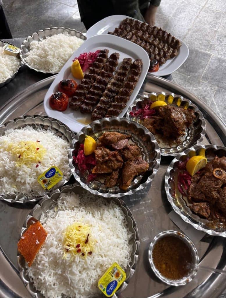 رستوران چلو گوشت مادر در نیشابور