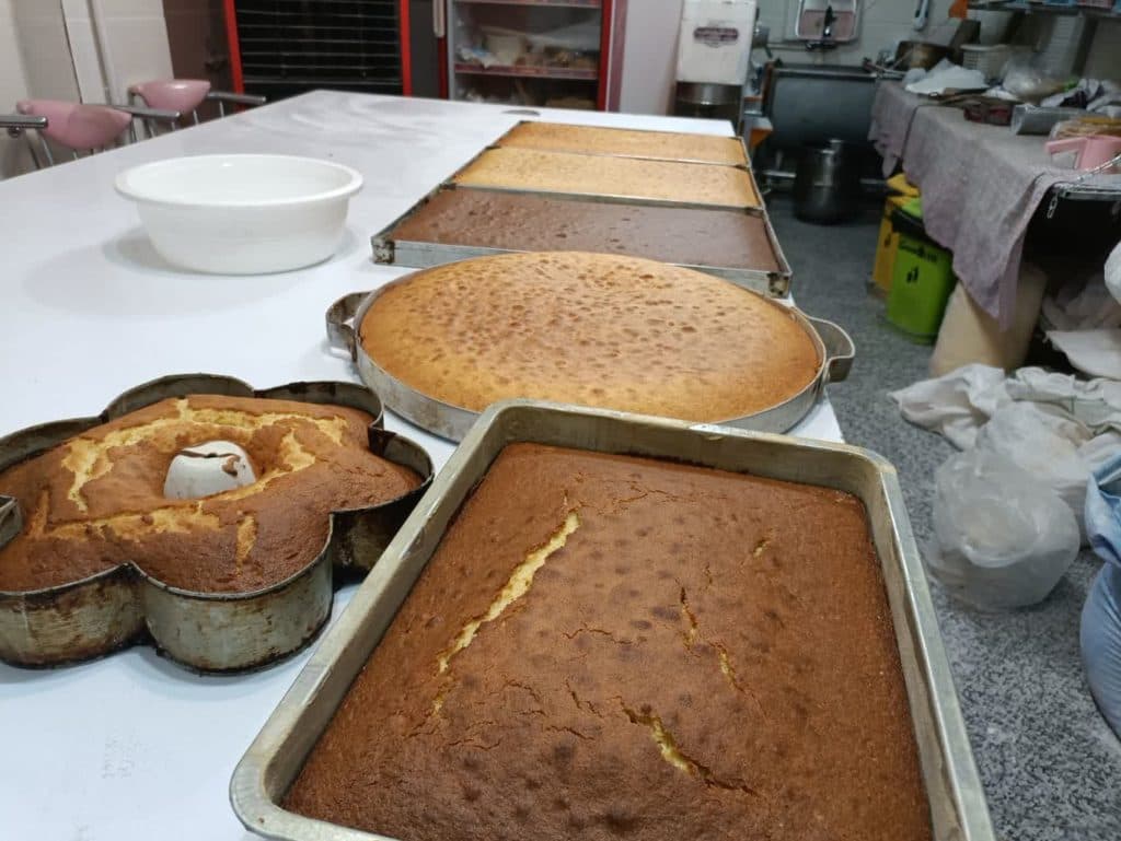 شیرینی خانگی گل انار در فردوس خراسان جنوبی