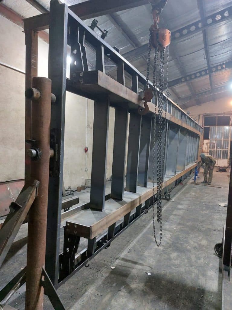 تریلی سازی ایران پارس کشاورزی در همدان