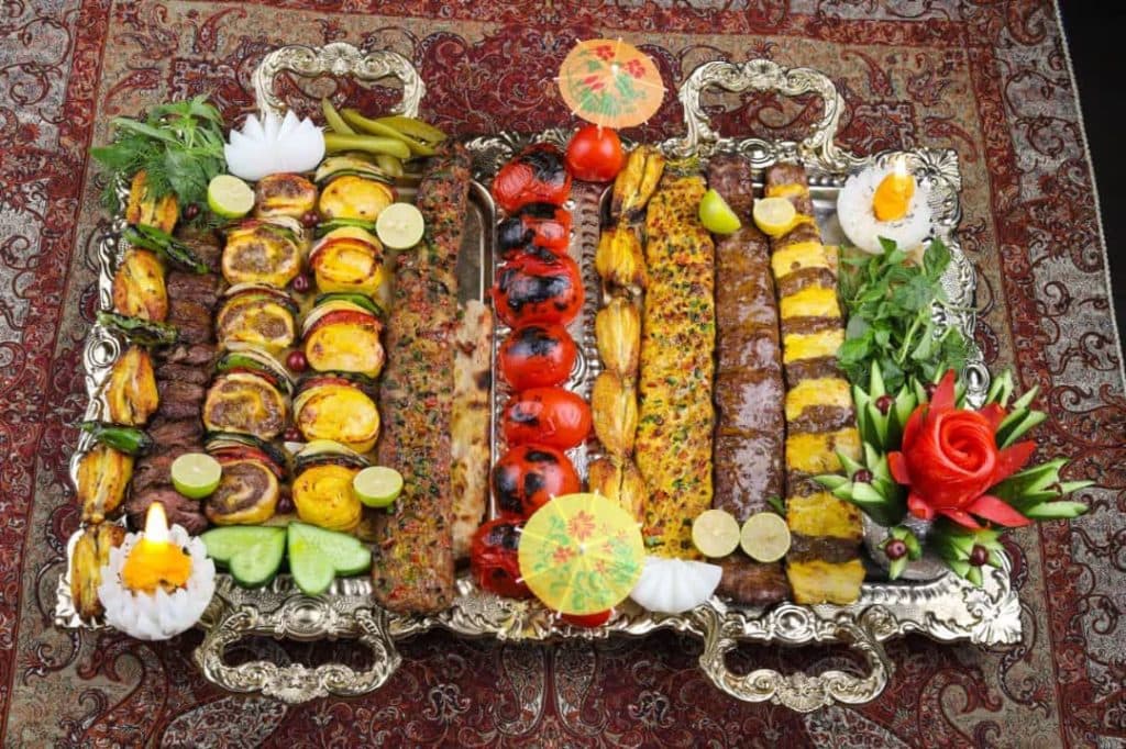 رستوران سنتی هزار دستان در همدان