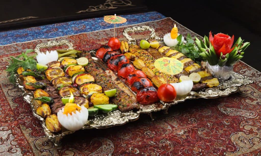 رستوران سنتی هزار دستان در همدان