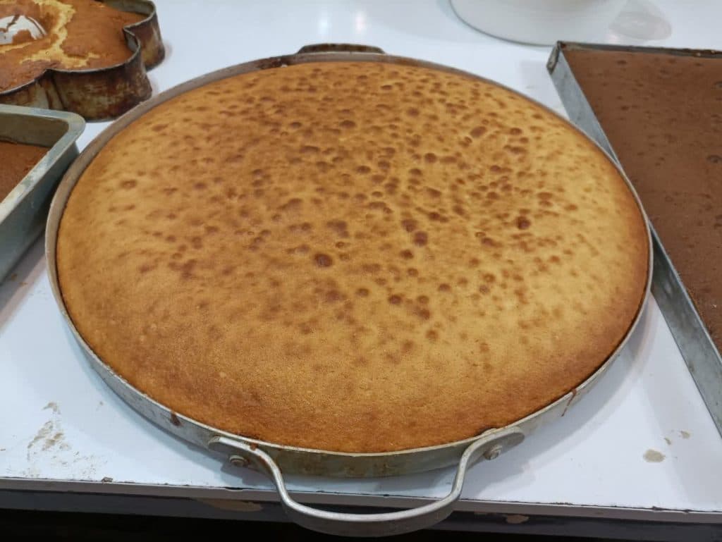 شیرینی خانگی گل انار در فردوس خراسان جنوبی