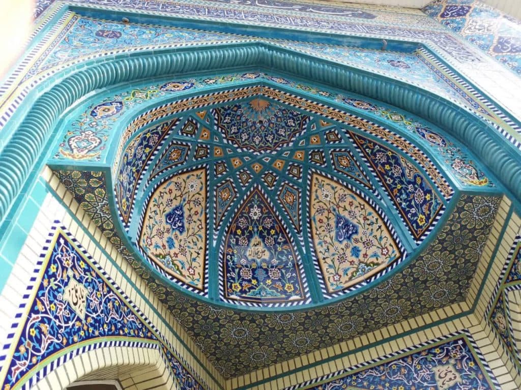 کاشی کاری و نماکاری اماکن مذهبی و مساجد علیزاده در بابل