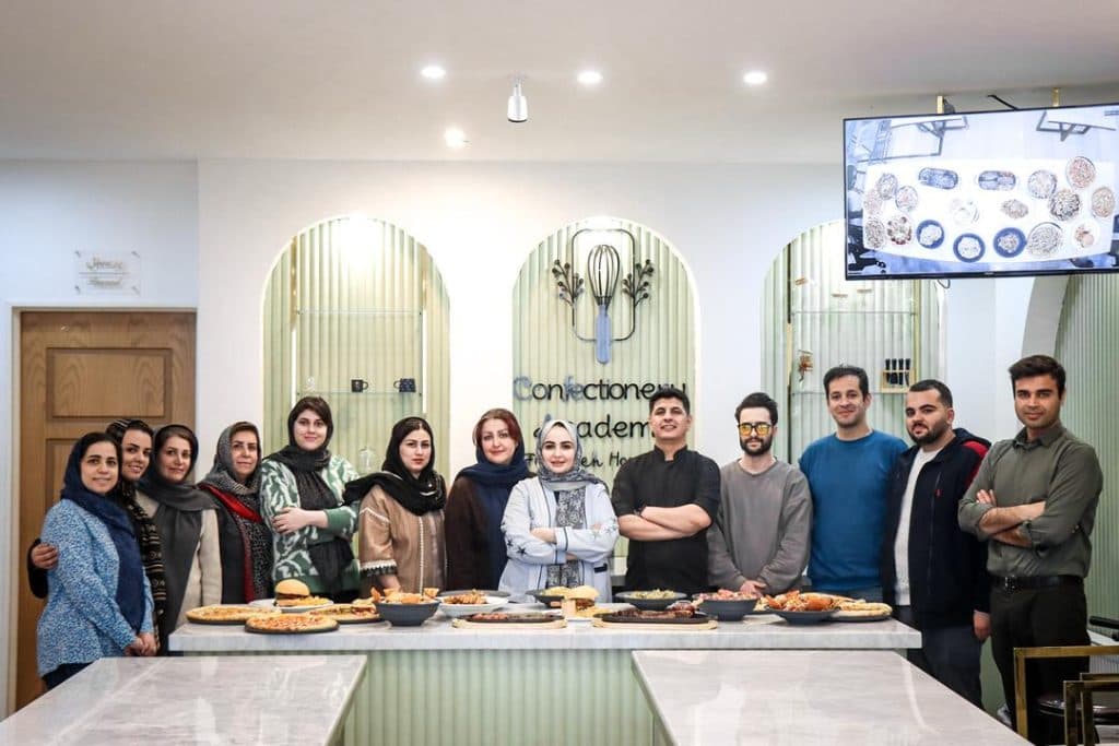 آکادمی شیرینی پزی حسینی در مشهد