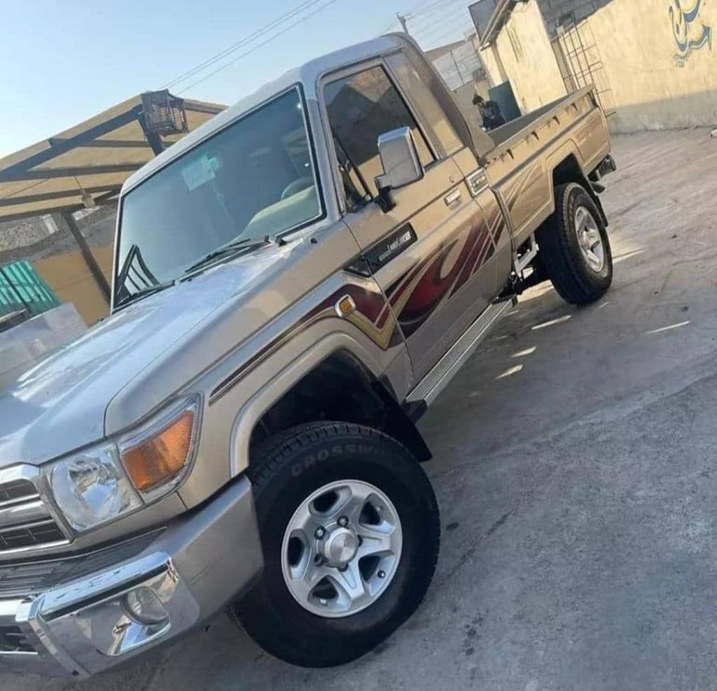 خرید و فروش خودرو تویوتا حسینی در سقز کردستان