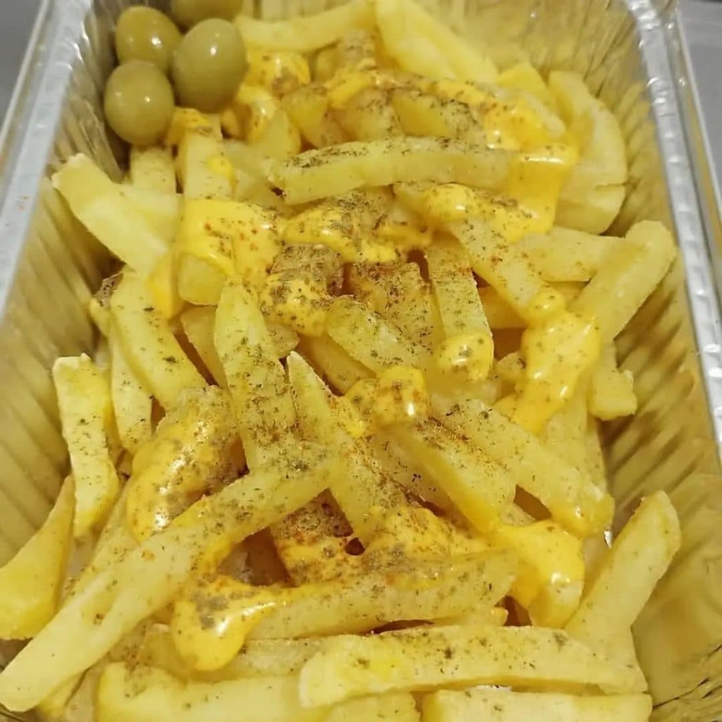 فست فودی پیتزا ذغالی در قروه کردستان