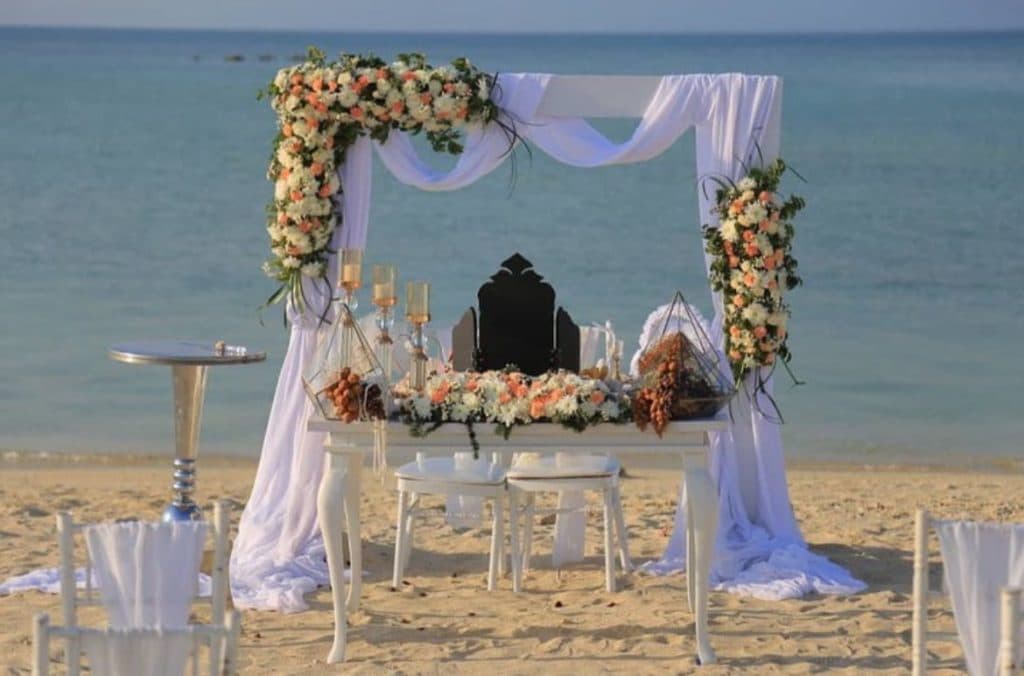 سفره عقد تشریفات سانیا بالن در کیش