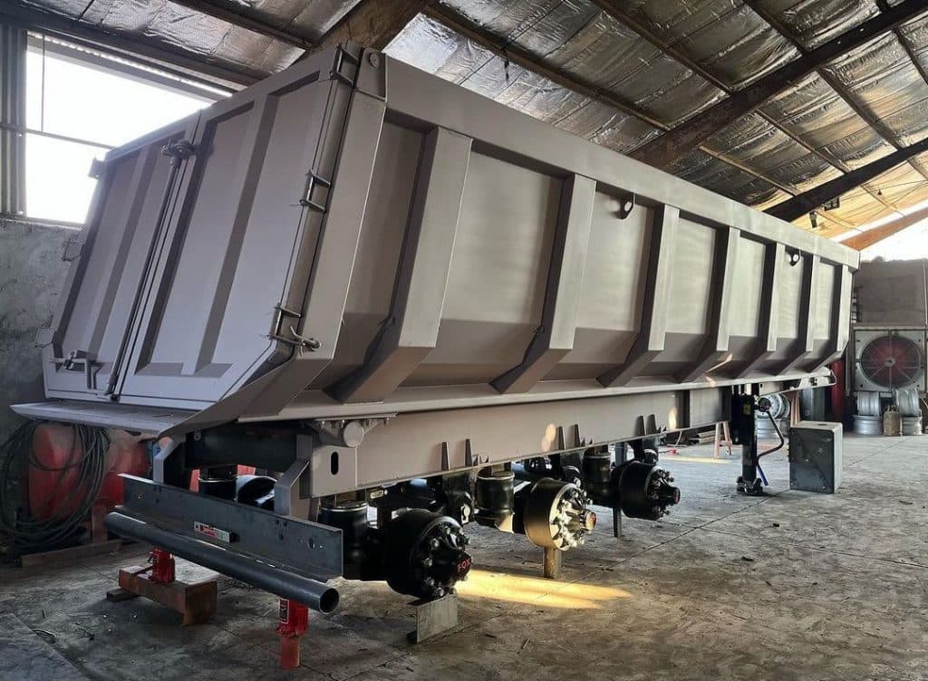 ساخت اتاق های کمپرسی و پرس زباله شهرداری نمازی در بوکان آذربایجان غربی