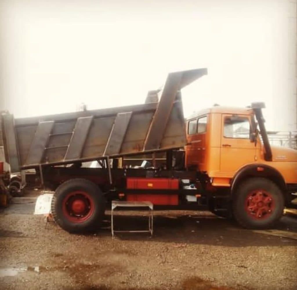 ساخت و تعمیر تریلی و کمپرسی تک و ده چرخ بهساز صنعت در اصفهان