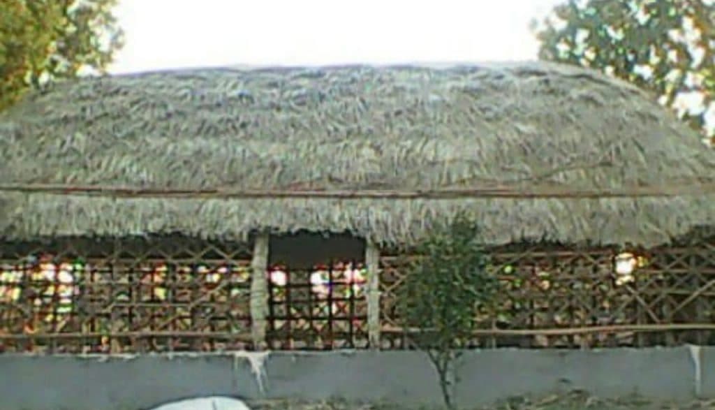 ساخت آلاچیق و کپر سنتی چوبی استاد دادفر در قلعه گنج کرمان