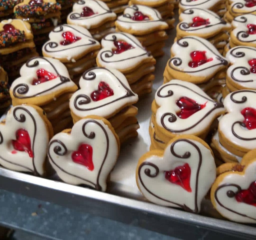 قنادی جام عسل در بندرعباس