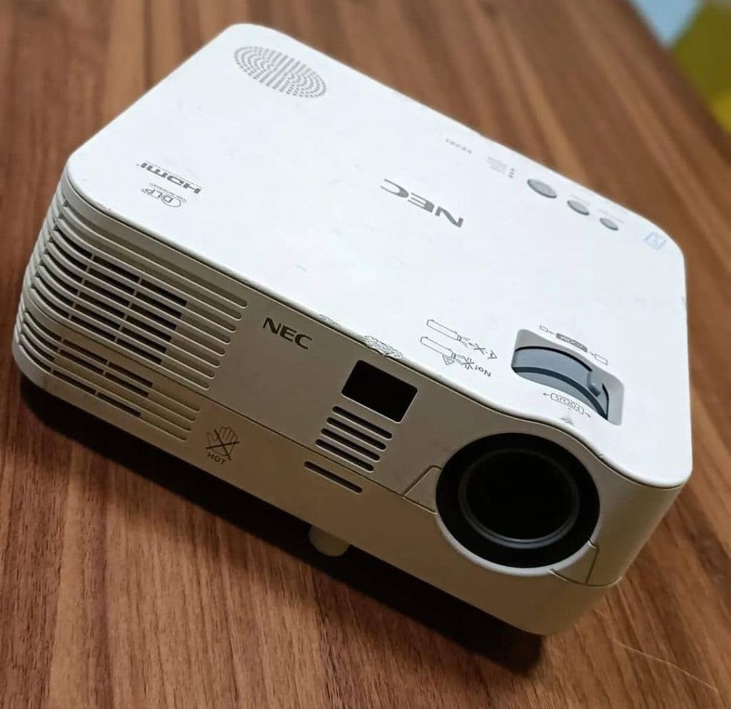 فروشگاه ویدیو پروژکتور ویرا استور در کرمان