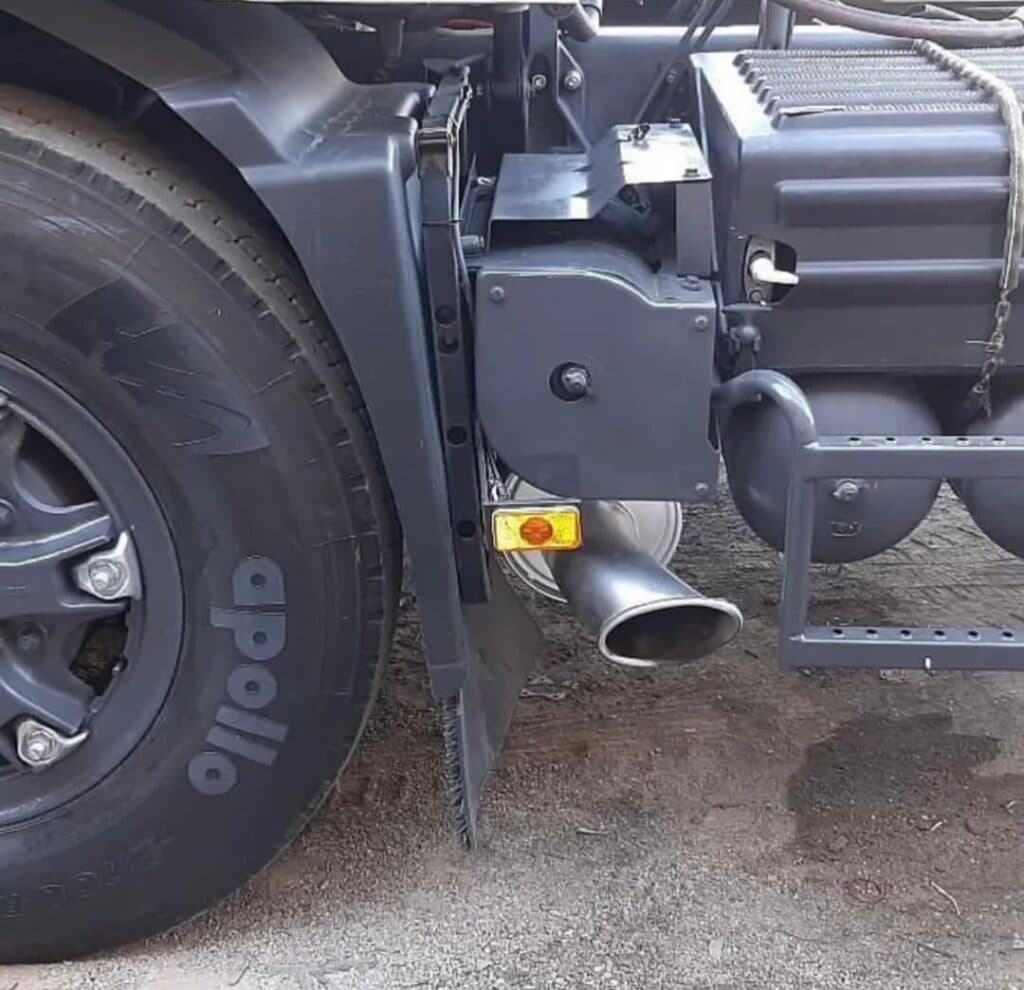 بازسازی و نقاشی ماشین های نسل جدید برادران عبدالخانی در عبدالخوان اهواز