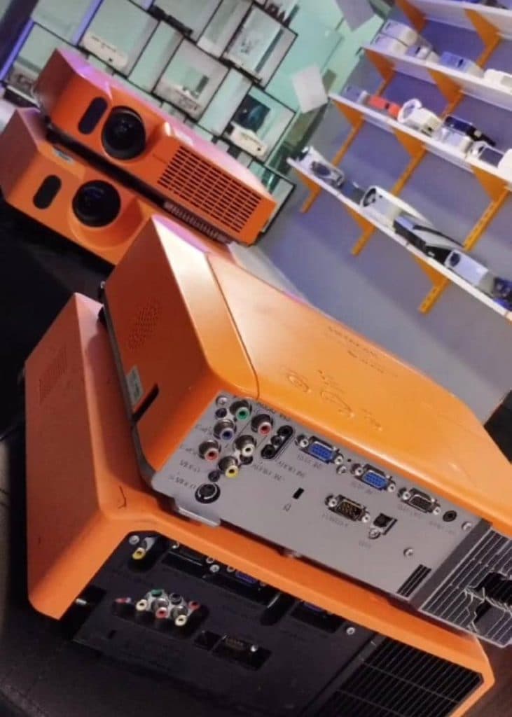 فروشگاه ویدیو پروژکتور ویرا استور در کرمان