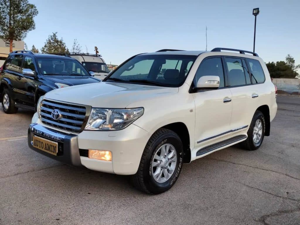 نمایشگاه ماشین اتو امین در اصفهان