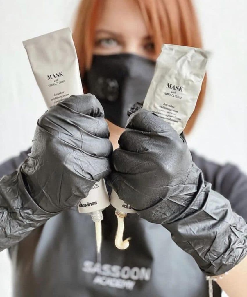 خدمات تخصصی رنگ و لایت و کراتین سمیرا اسحاقی در چالوس مازندران