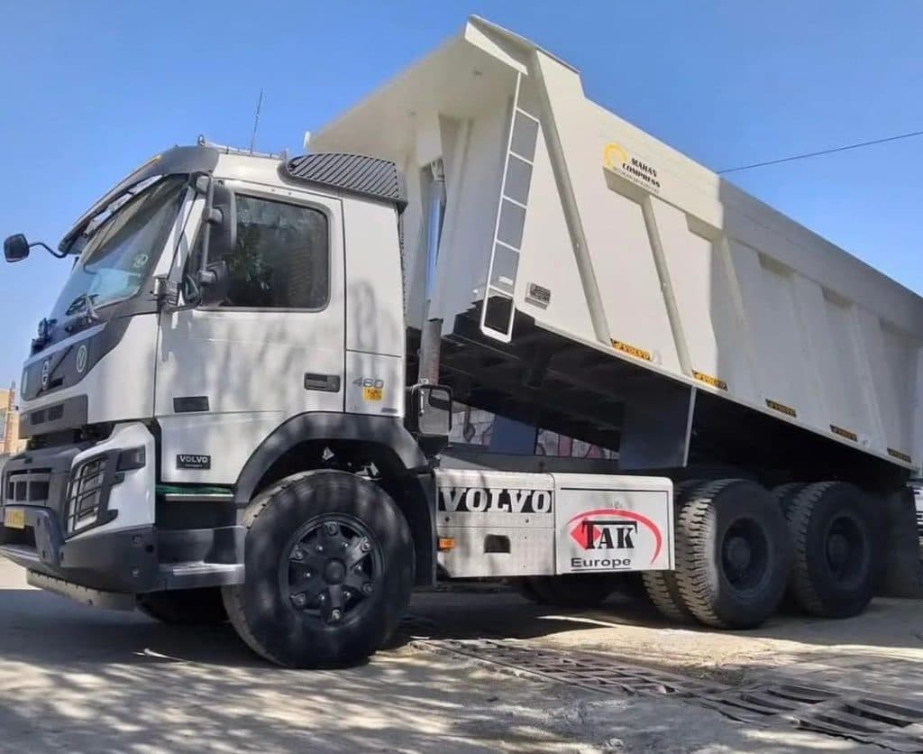 اتاق سازی ماشین های سنگین ماهان کمپرس در بوکان آذربایجان غربی