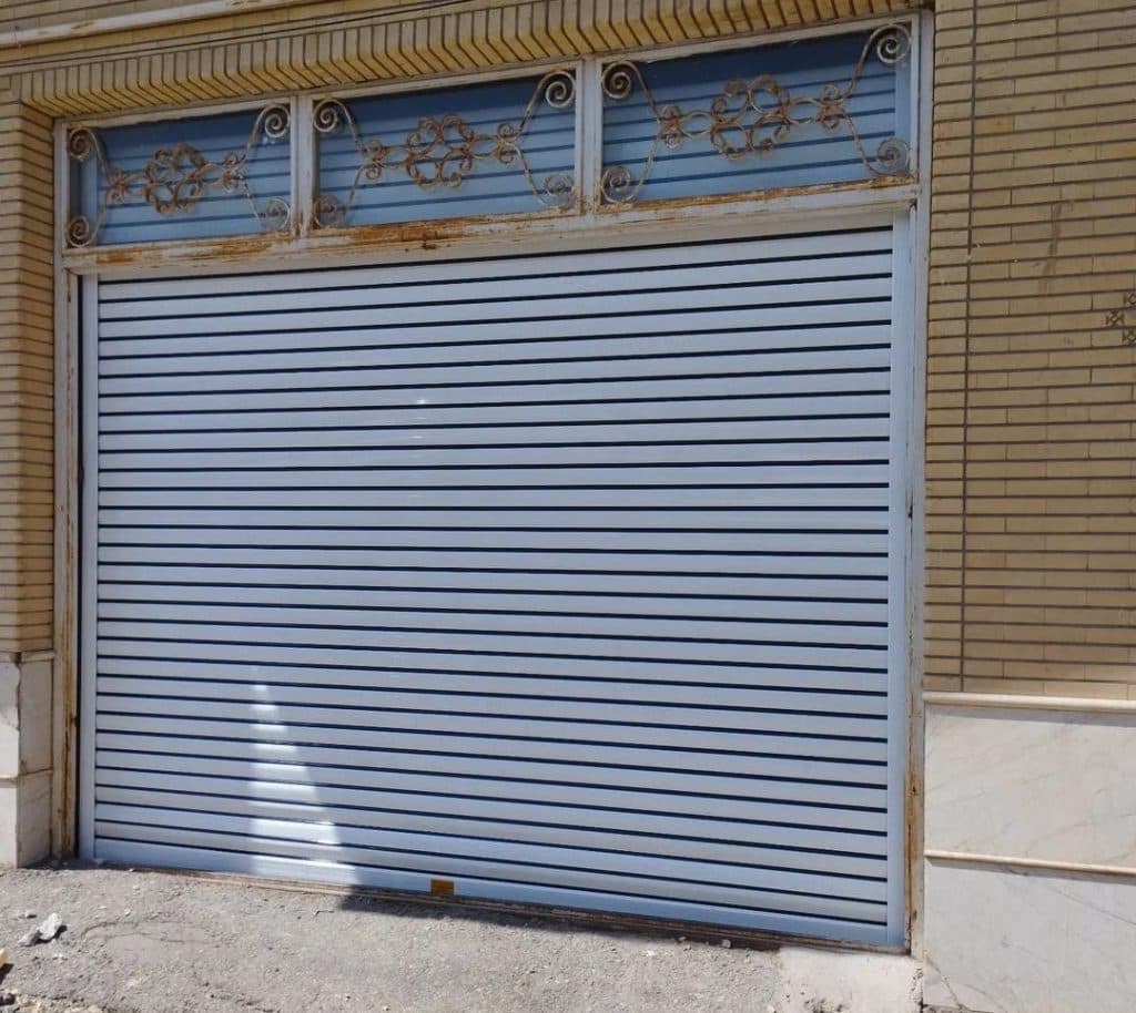 اجرا و نصب کرکره برقی و جک پارکینگی و شیشه سکوریت میراب در کاشان