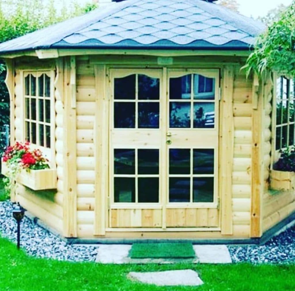 ساخت و اجرا کلبه چوبی تلار آلاچیق و کلبه سوئیسی تلار سازان گیل در گیلان