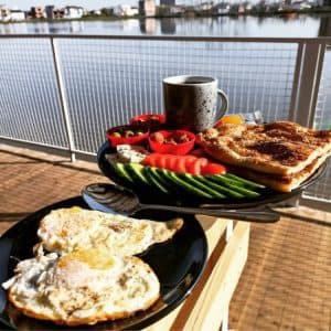 کافه رستوران لیکاموزی در محمودآباد مازندران