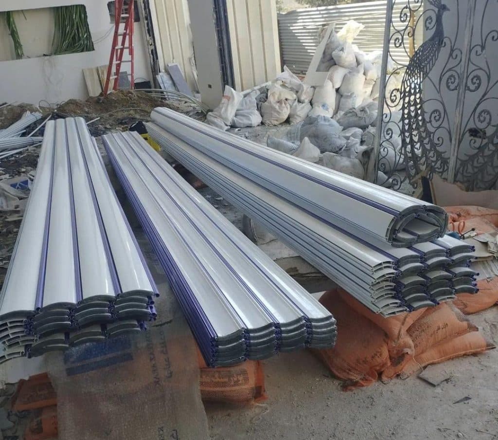 اجرا و نصب کرکره برقی و جک پارکینگی و شیشه سکوریت میراب در کاشان