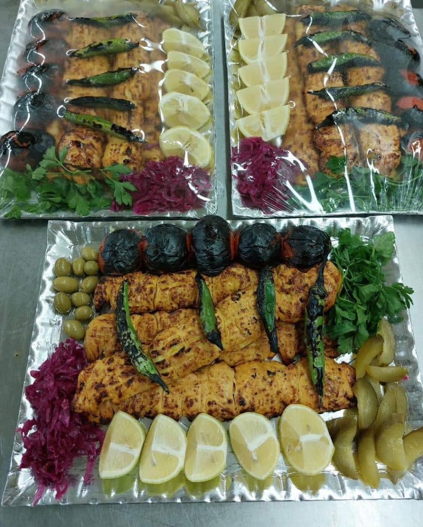 شرکت پخت غذاهای ایرانی نگین طبخ اسپادان در اصفهان