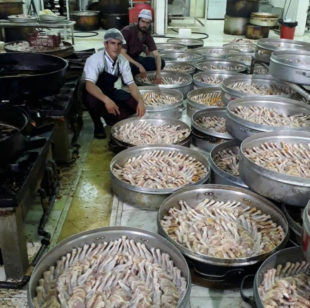 شرکت پخت غذاهای ایرانی نگین طبخ اسپادان در اصفهان