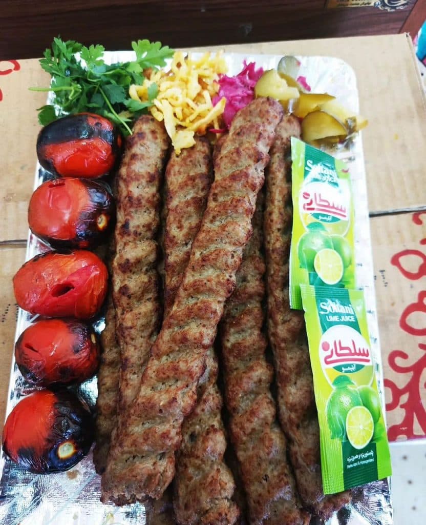 شرکت پخت غذاهای ایرانی نگین طبخ اسپادان در اصفهان