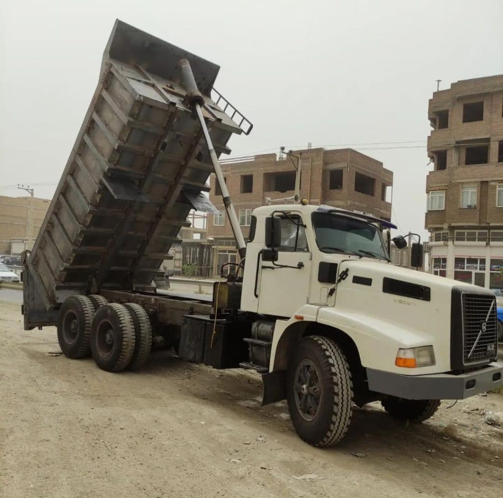 کارگاه اتاق سازی ماشین سنگین پیشرو کمپرس در بوکان آذربایجان غربی