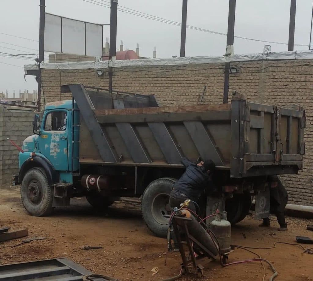 کارگاه اتاق سازی ماشین سنگین پیشرو کمپرس در بوکان آذربایجان غربی