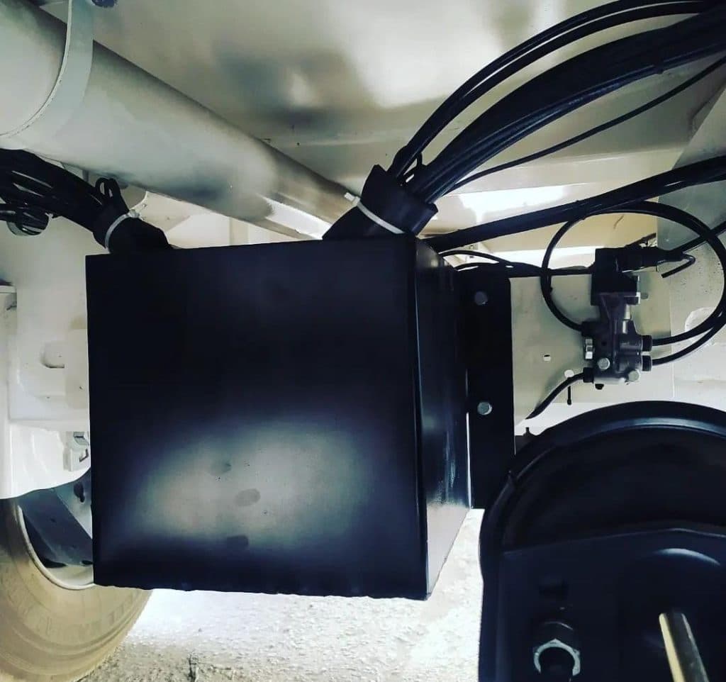 جعبه سازی و تزیینات و استیل کاری ماشین سنگین ابراهیمی در طرق مشهد