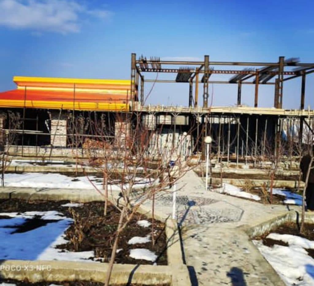 ساخت و نصب ورق شیروانی و سازه های فلزی ویلا عزیزپور در تبریز