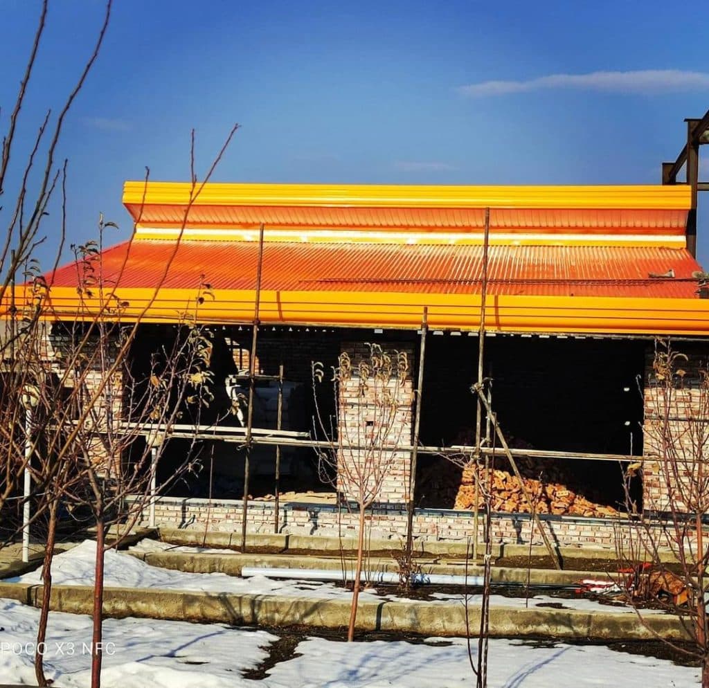 ساخت و نصب ورق شیروانی و سازه های فلزی ویلا عزیزپور در تبریز