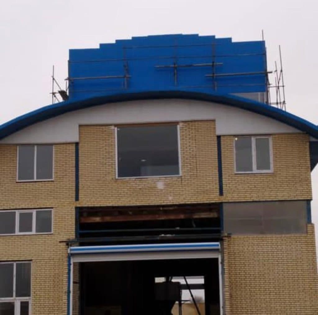 ساخت و نصب ورق شیروانی و سازه های فلزی ویلا عزیزپور در تبریز