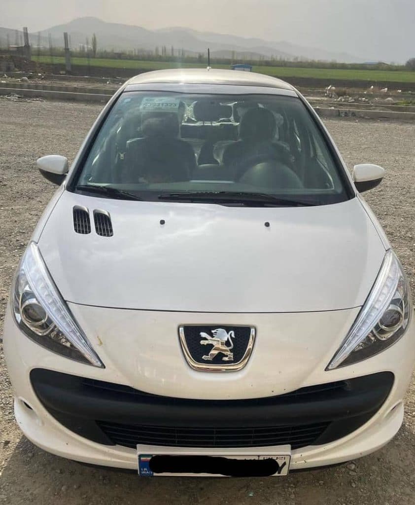 نمایشگاه ماشین و اتو گالری قاسمی در نقده آذربایجان غربی