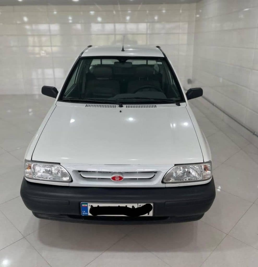 نمایشگاه ماشین و اتو گالری قاسمی در نقده آذربایجان غربی