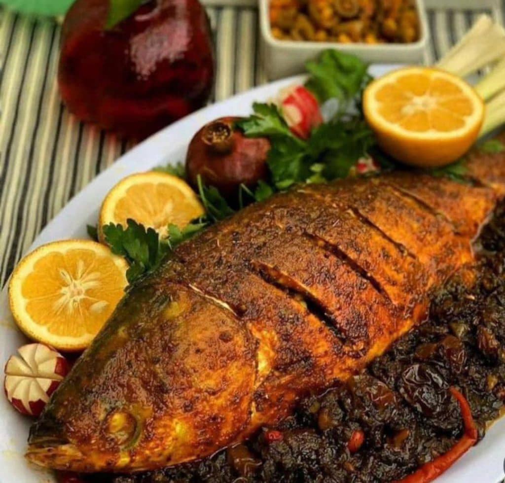 رستوران و بیرون بر kst در زنجان