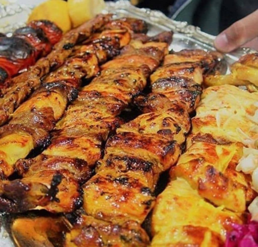 کافه رستوران و مهمان پذیری اسلامی در شهرستان ماهنشان زنجان