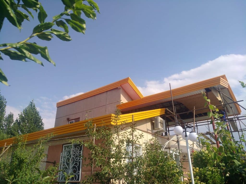 ساخت و نصب ورق شیروانی و سازه های فلزی ویلا عزیزپور در تبریز