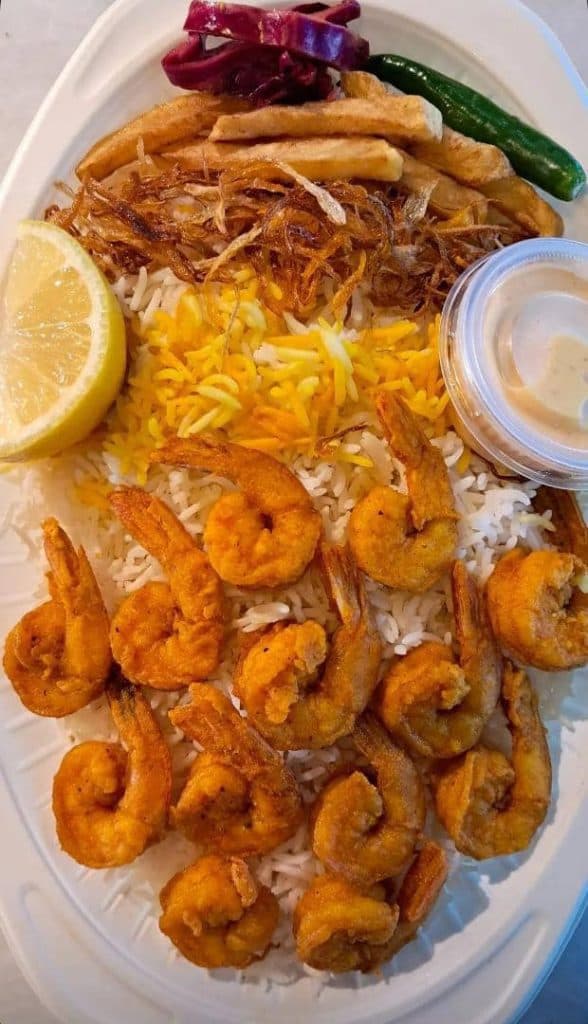 بیرون بر و آشپزخانه غذای ایرانی دلوین در بندرعباس